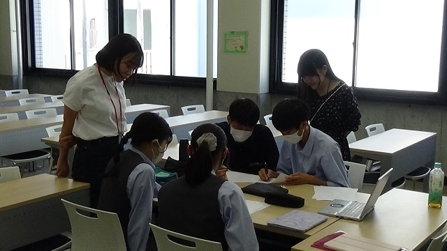 高校生が日本語厳禁の英語集中演習(ITC)を1日体験！