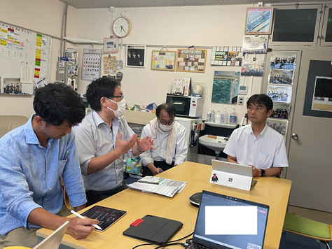 附属小金井小学校の鈴木秀樹教諭を講師に迎え、生成AI利活用の研究会を開催しました