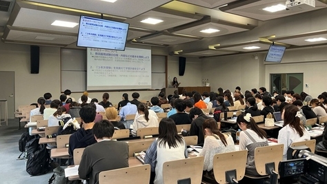 ２年生対象教員就職に関するセミナーを開催しました。