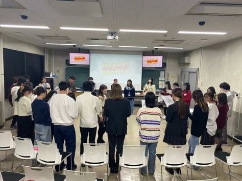 高校生が来学し日本語厳禁の英語の自主ゼミを1日体験！