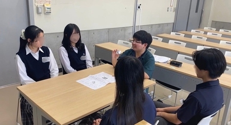 高校生による本学伝統の英語集中演習の自主ゼミ体験