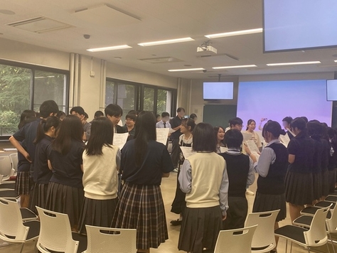 高校生による本学伝統の英語集中演習の自主ゼミ体験